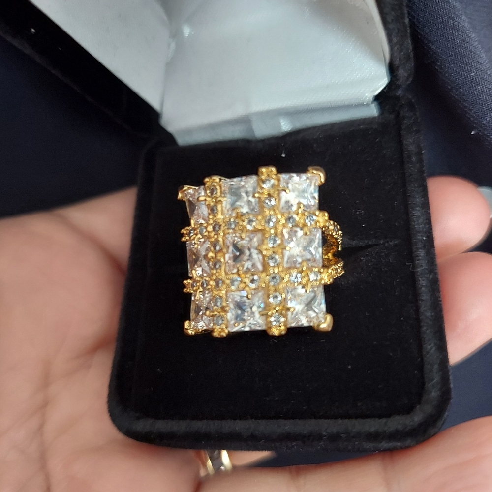 Dress ring